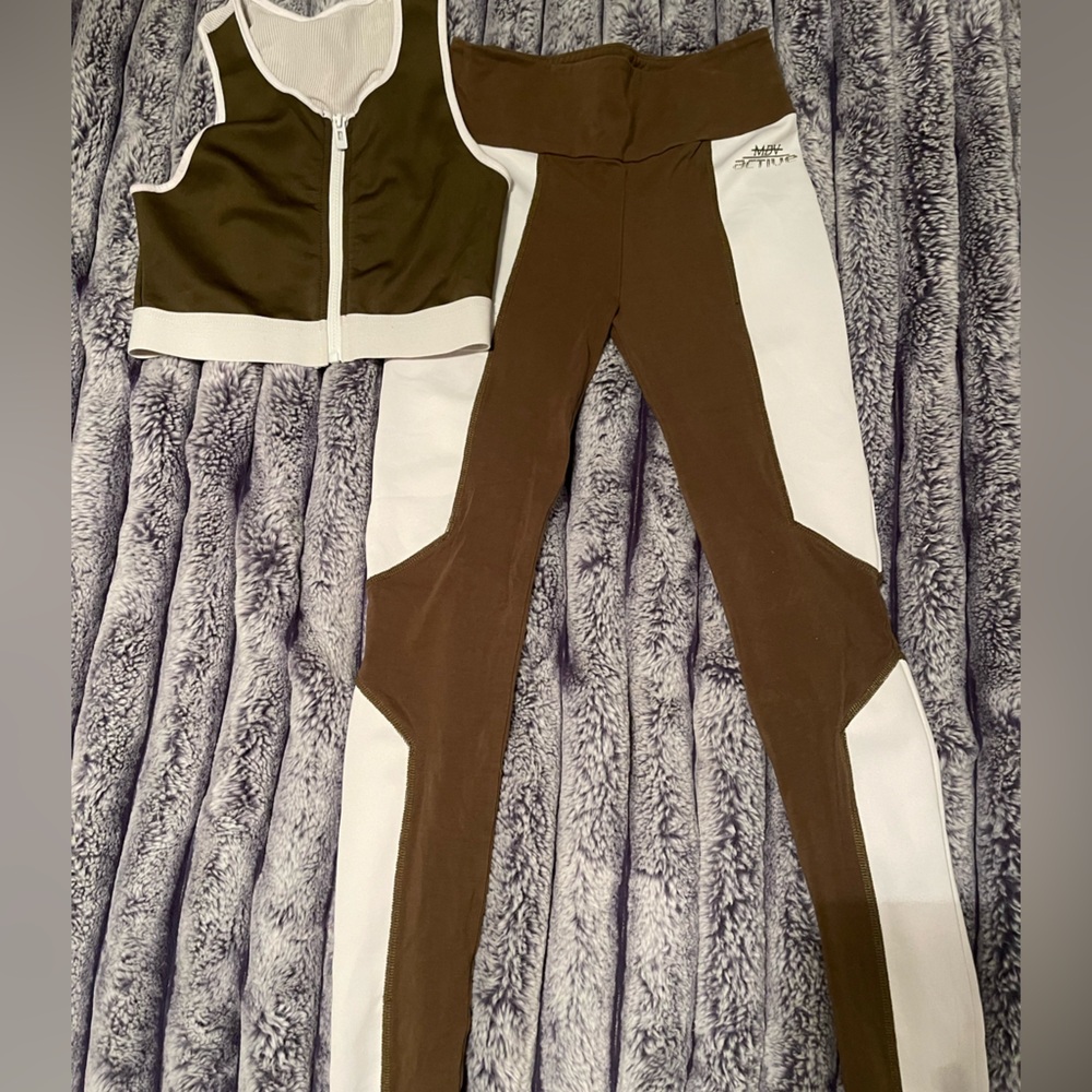 Maniere De Voir Brown and White Leggings Set